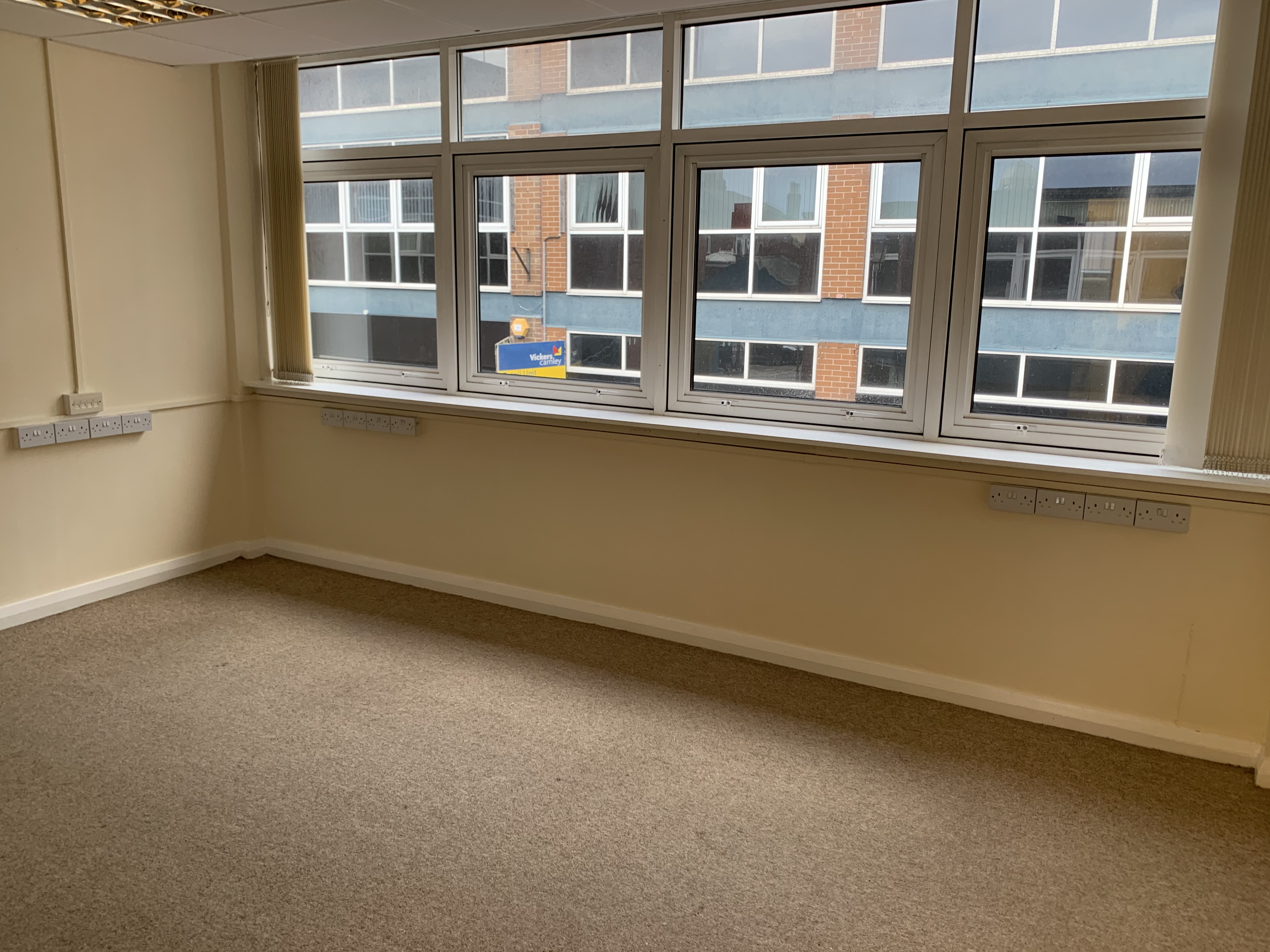13 Cross Street Wakefield WF1 3BW - Woodhead Investments